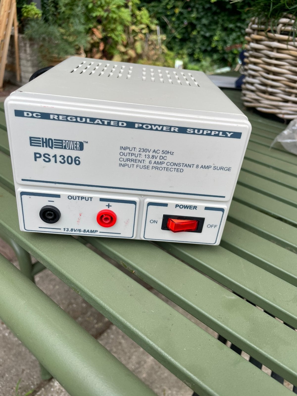 HQ Power PS1306 voeding, Ophalen of Verzenden, Zo goed als nieuw