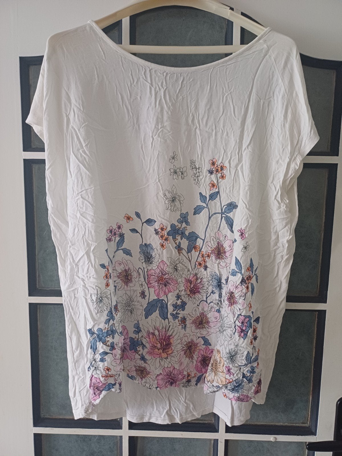 Wit shirt met bloemetjes, maat XL, Kleding | Dames, Maat 46/48 (XL) of groter, Ophalen of Verzenden, Zo goed als nieuw, Korte mouw