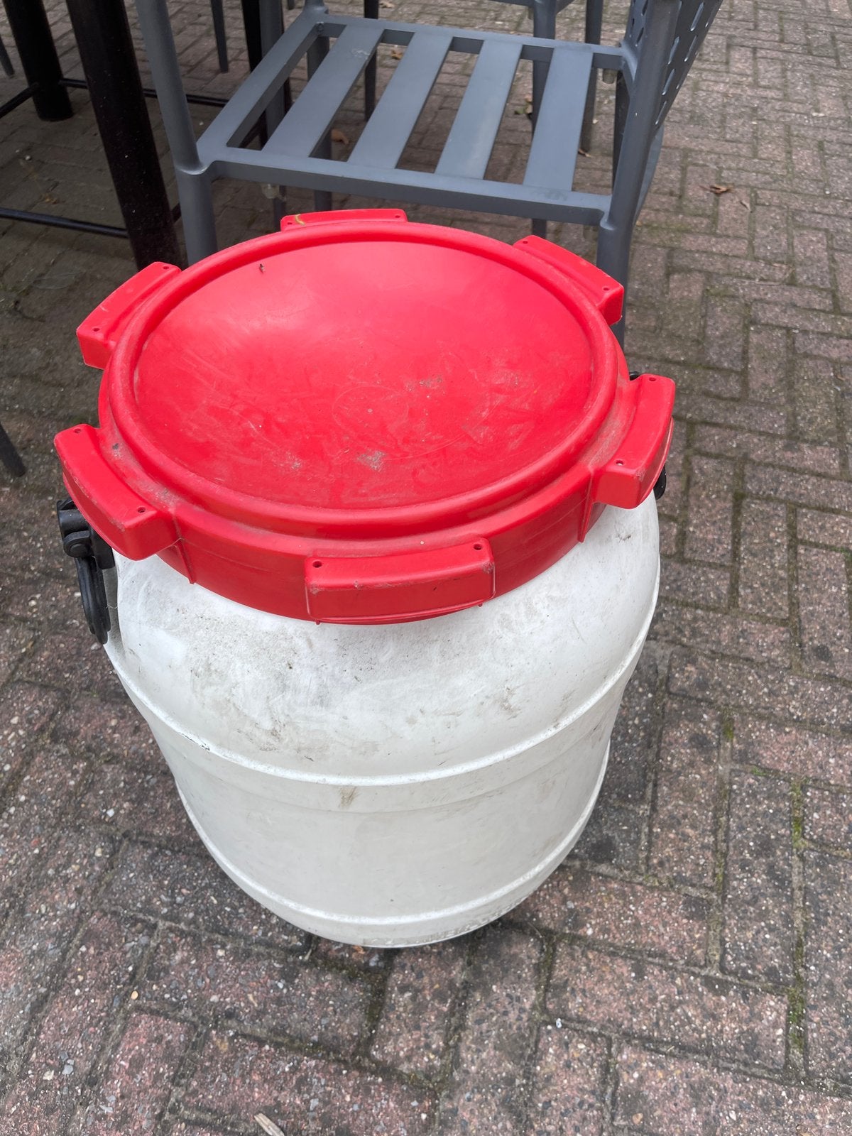 55 liter voerton met voer, Ophalen, Overige typen