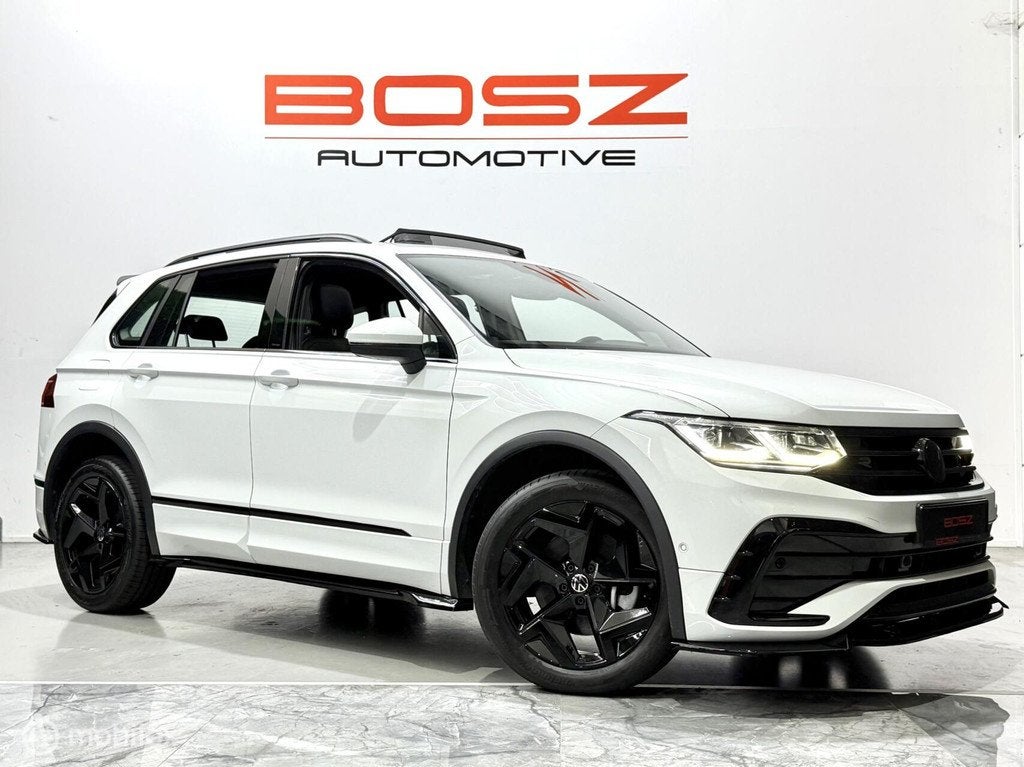 Volkswagen Tiguan 1.4 TSI eHybrid R-Line PANO TREKHAAK HDUP, 1716 kg, Zwart, 4 cilinders, Met garantie (alle)