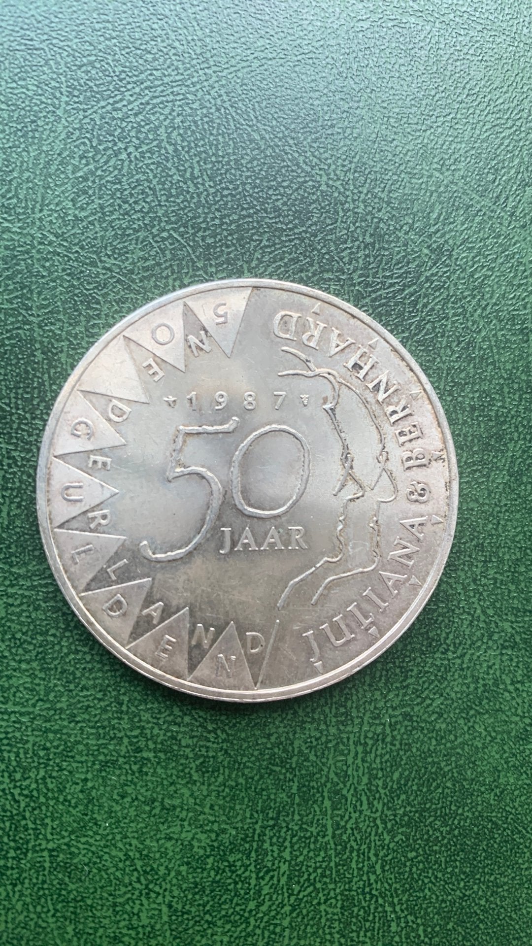 Zilveren 50 gulden munt Juliana & Bernhard 50 jaar, Postzegels en Munten, Munten | Nederland, Ophalen, Koningin Juliana, Zilver