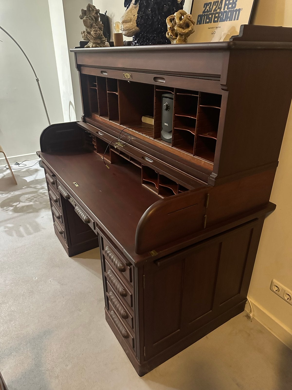 Antiek rolluikbureau van massief hout, Ophalen