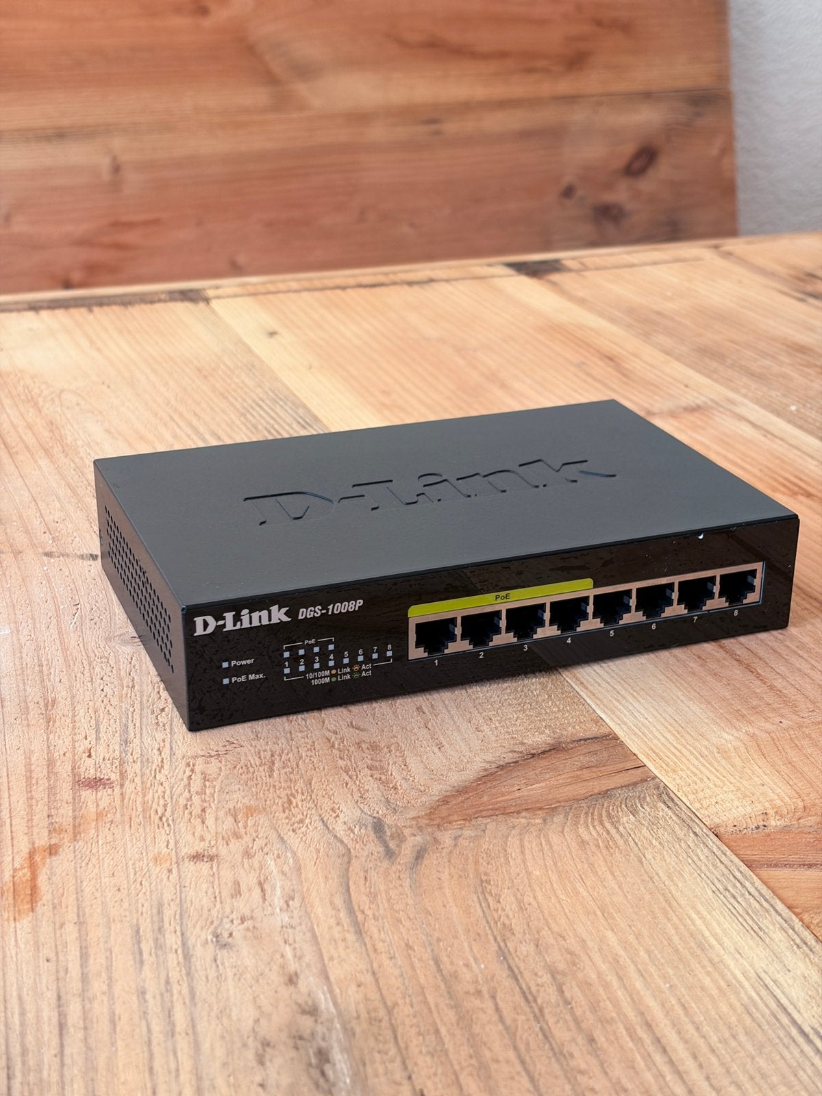 D-Link DGS-1008P 8-poorts Gigabit PoE-switch + voeding, Ophalen of Verzenden, Zo goed als nieuw