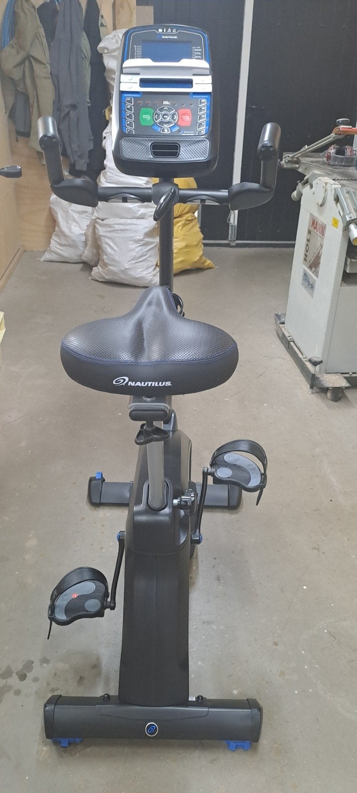 Nautilus U626 Hometrainer, Sport en Fitness, Ophalen, Zo goed als nieuw, Benen, Hometrainer