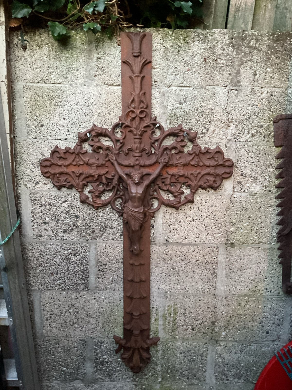 Groot antiek gietijzeren kruis met Christusbeeld, Antiek en Kunst, Ophalen