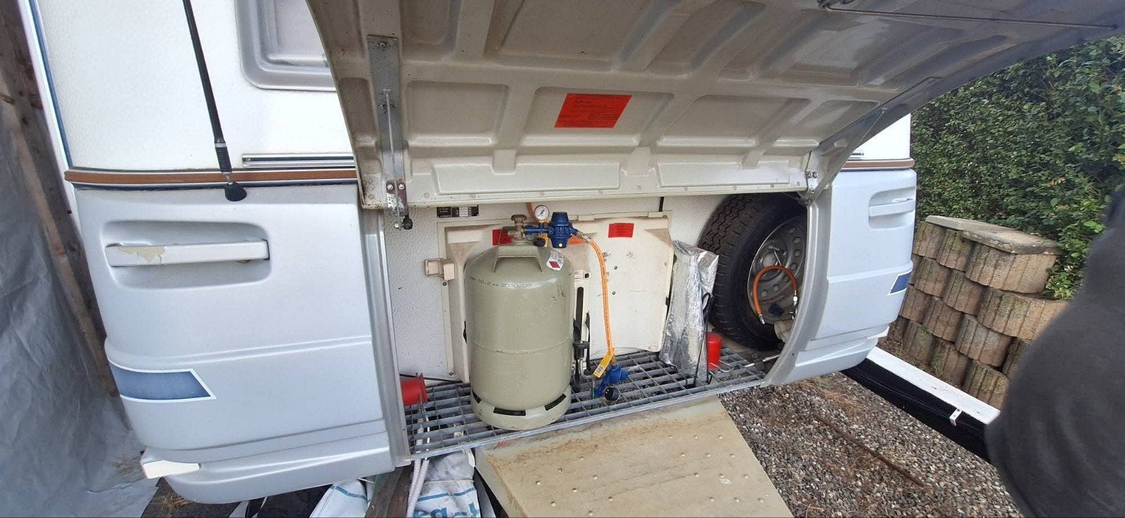te koop Fendt Platin, Caravans en Kamperen, Rondzit, Particulier, Fendt, 5 tot 6 meter