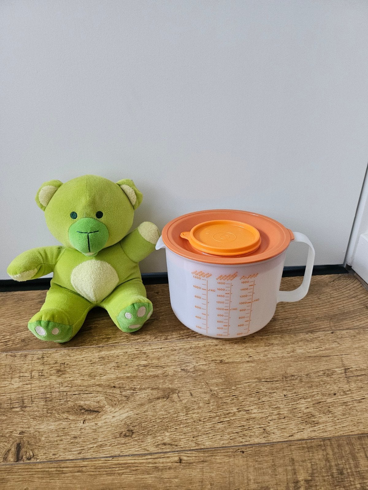 4* Tupperware mix en meet maatbeker 2 liter oranje, Gebruikt, Oranje, Ophalen of Verzenden, Bak of Kom