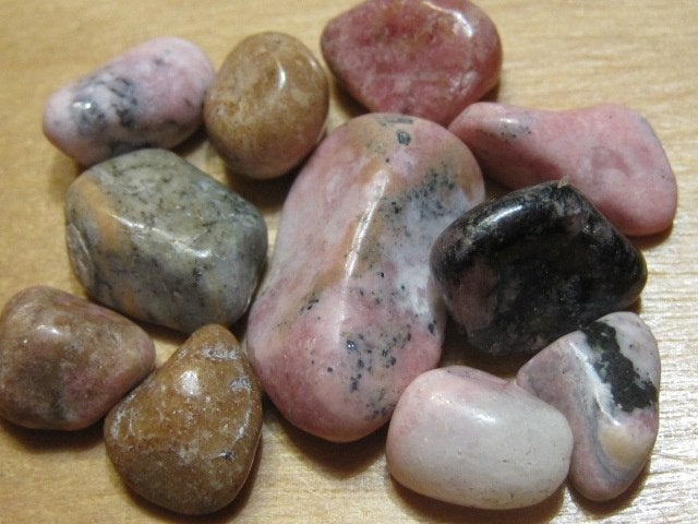 ede. 3x 50Kt aparte edelstenen RHODONIET (5), Verzenden, Nieuw