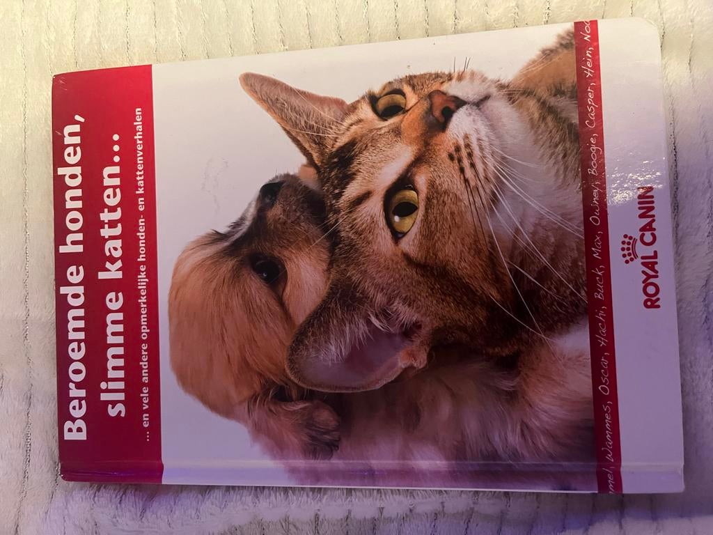 Beroemde honden, slimme katten - Royal Canin boek, Boeken, Ophalen of Verzenden, Gelezen, Honden