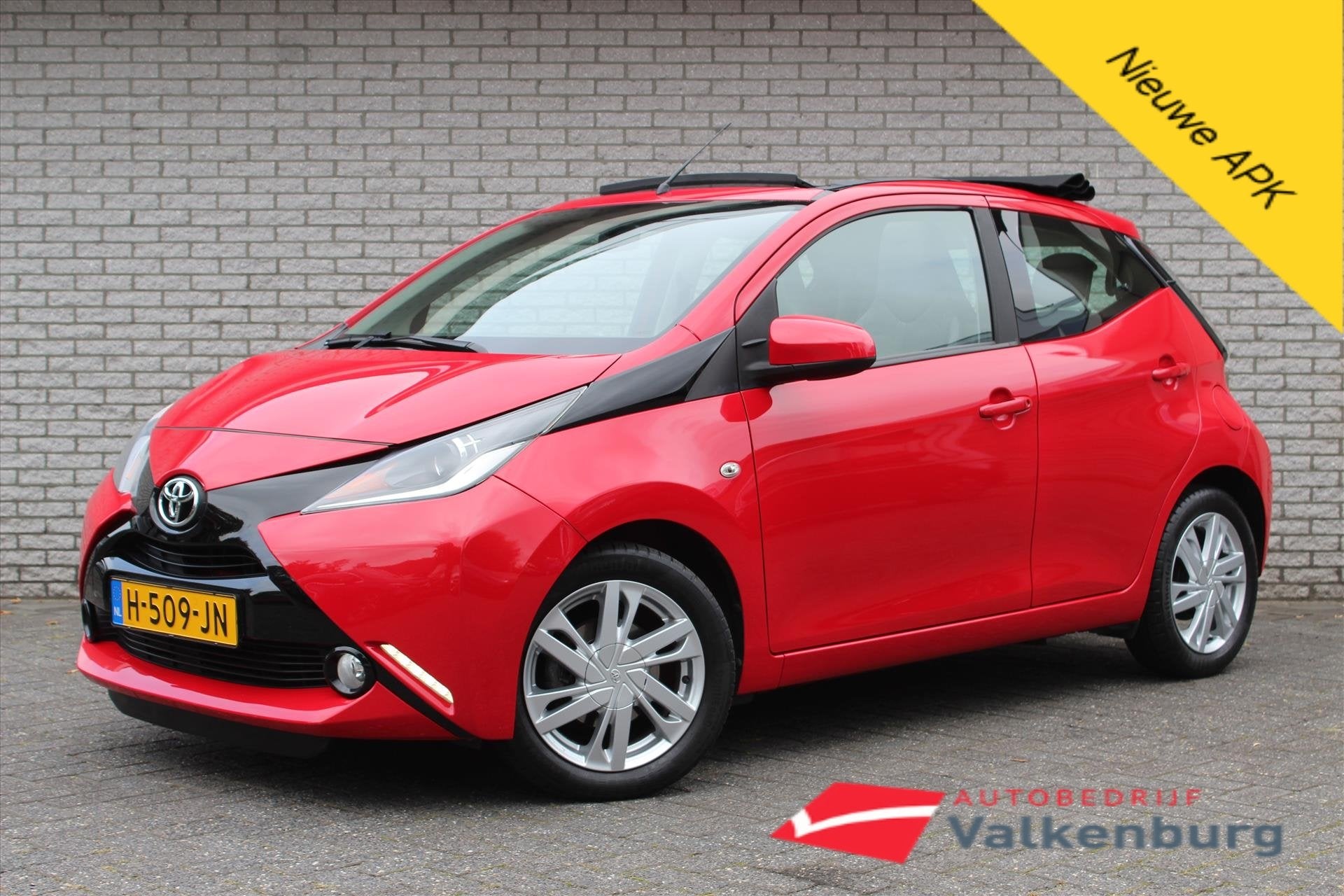TOYOTA Aygo 1.0 VVT-i x-wave | 5-dr | Schuifdak | Camera | B, Gebruikt, Euro 6, 4 stoelen, Leder en Stof