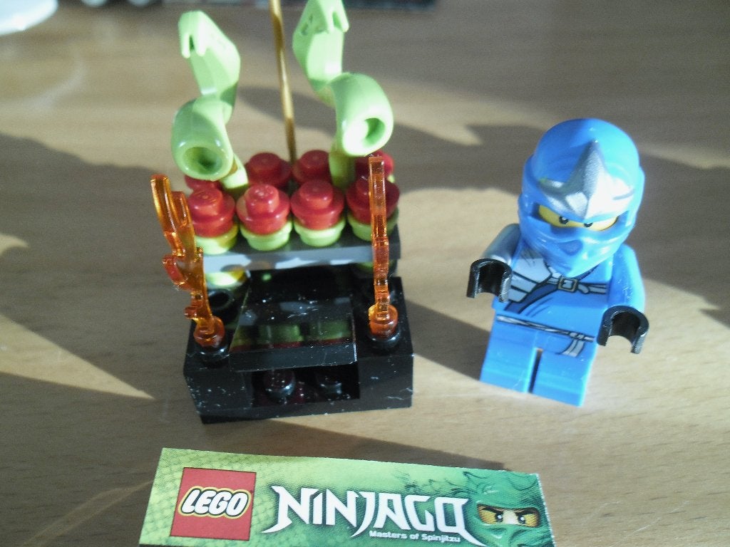 Lego Ninjago Jay ZX Minifiguur met wapenrekje (30085), Lego, Ophalen of Verzenden, Zo goed als nieuw, Inclusief instructies
