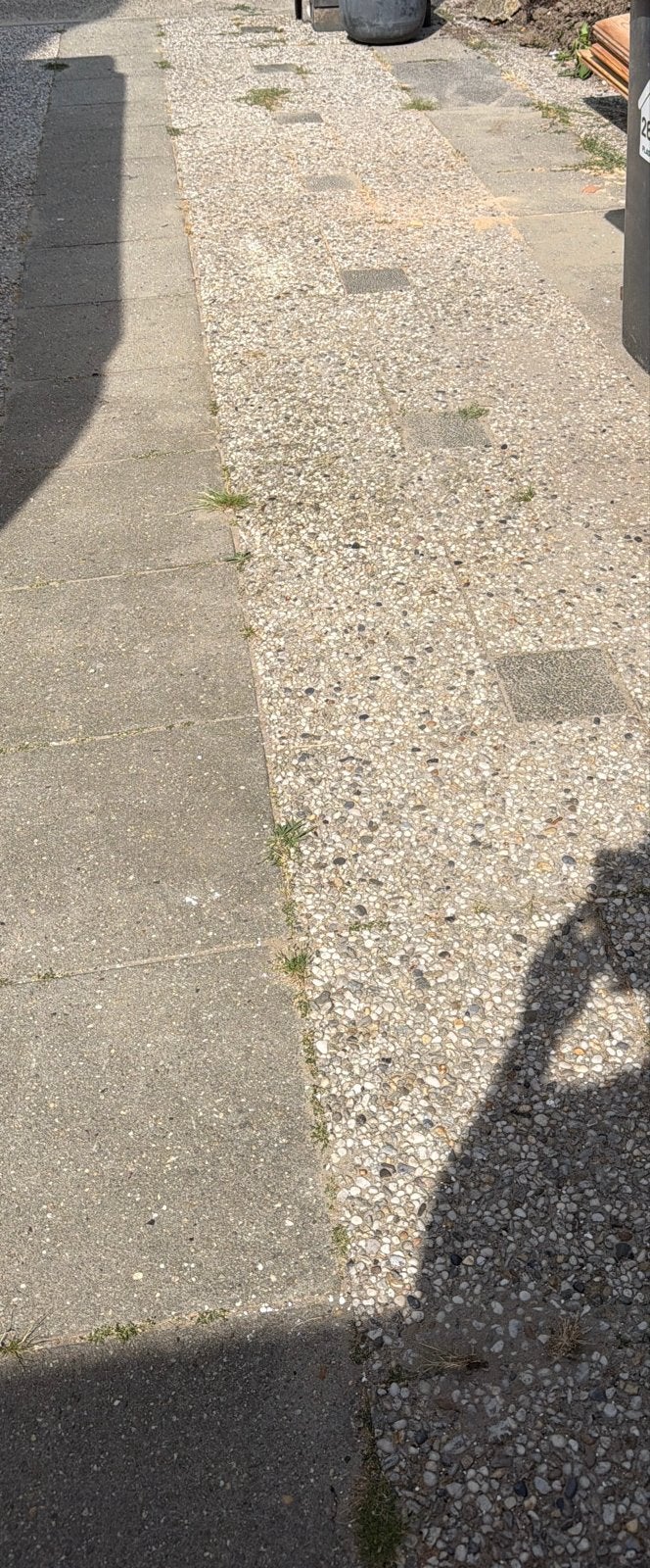 Grind en betontegels - 30m2 bestrating, Ophalen, Gebruikt, 10 m² of meer, Beton