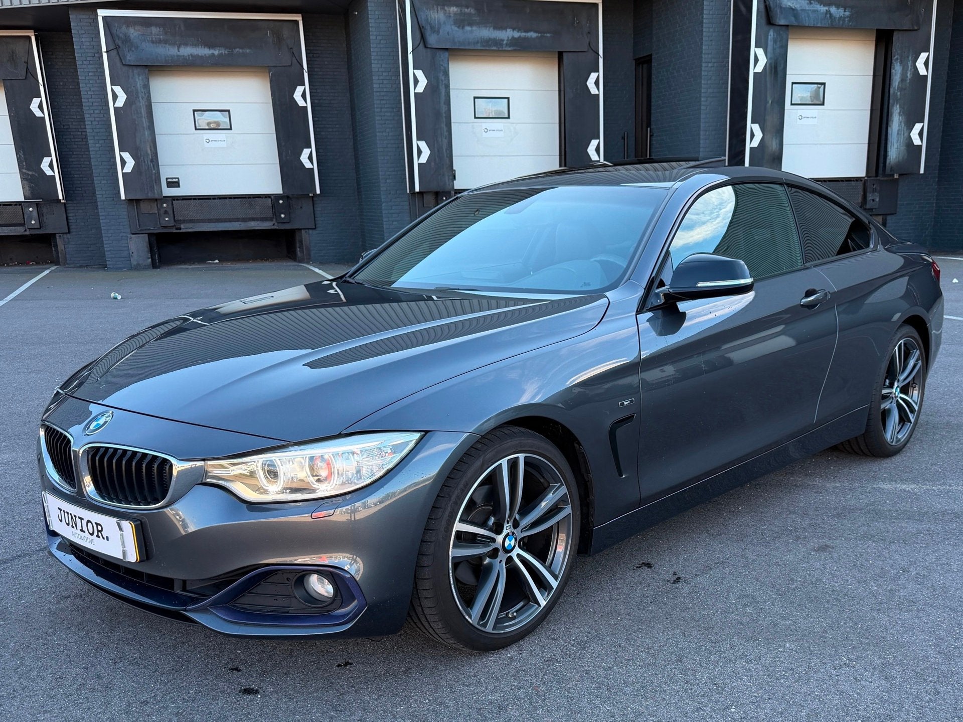 BMW 4-serie Coupé 420i High Executive M-PAKKET SCHUIFDAK/HA, Auto's, Dealer onderhouden, Achterwielaandrijving, Gebruikt, 4 stoelen
