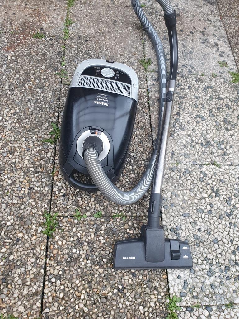 Miele Complete C2 Black Pearl PowerLine Stofzuiger, Gebruikt, Stofzuiger, 1600 tot 2000 watt, Ophalen