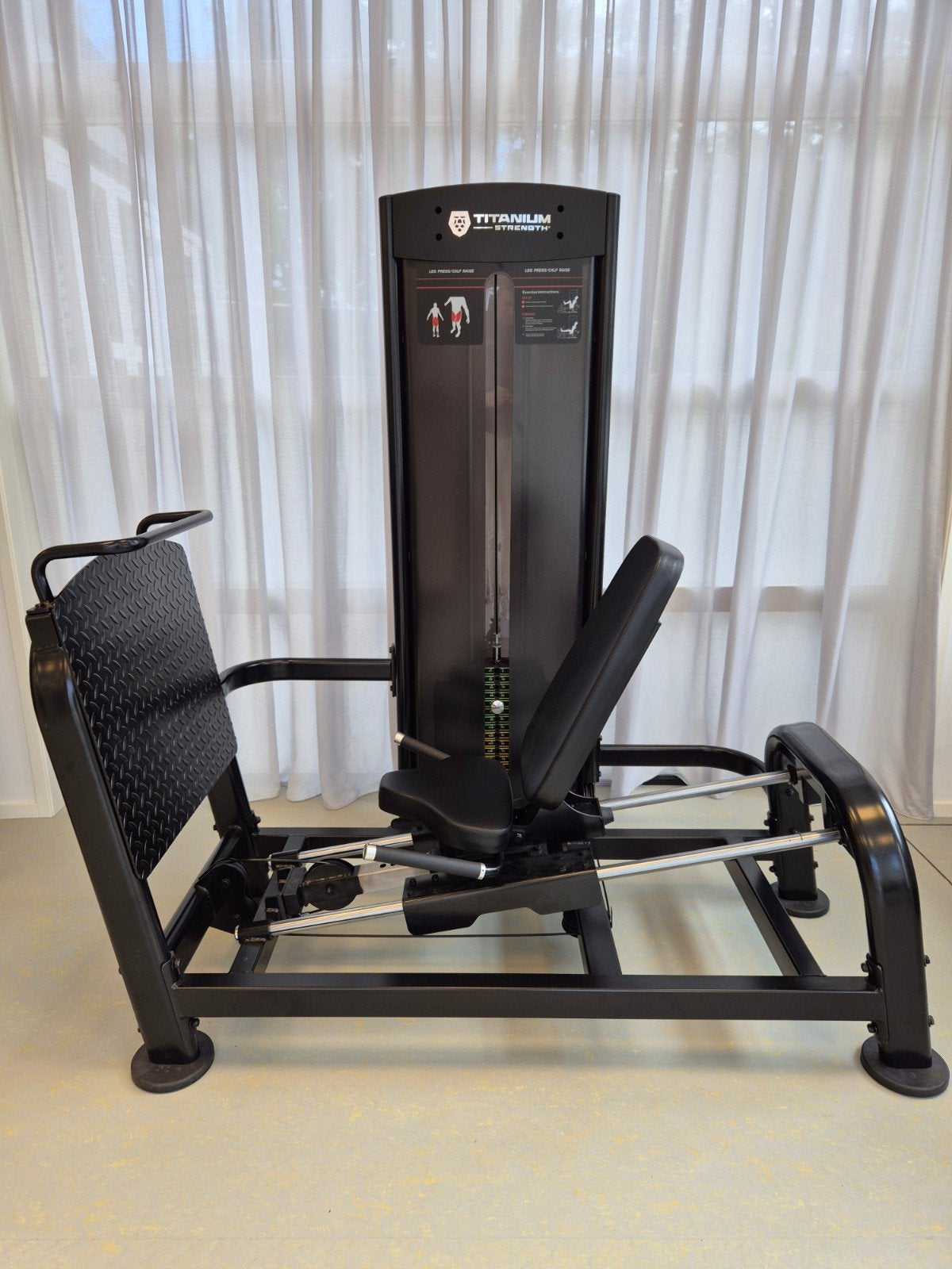 Titanium Strength Leg Press/Calf Raise - Zo goed als nieuw, Sport en Fitness, Ophalen, Krachtstation, Zo goed als nieuw, Metaal