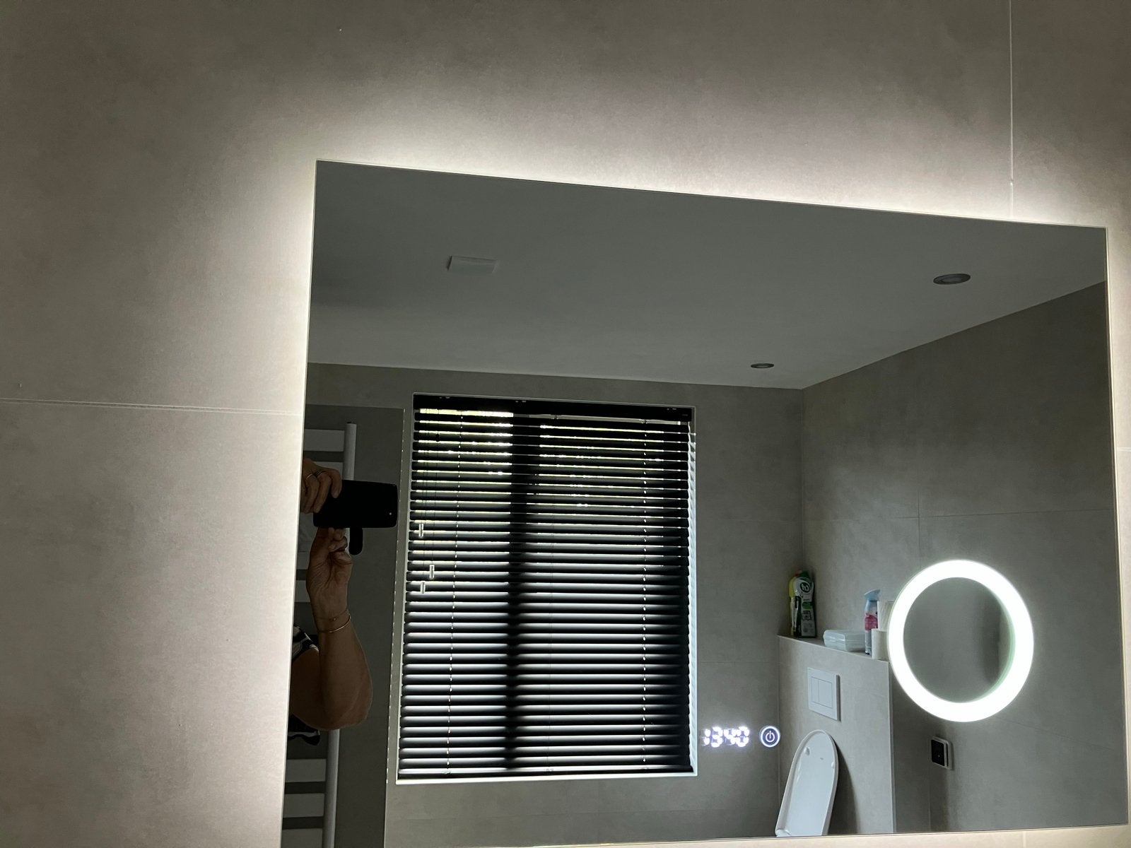 Moderne badkamerspiegel met LED verlichting., Ophalen, Zo goed als nieuw, 75 tot 100 cm, Minder dan 100 cm