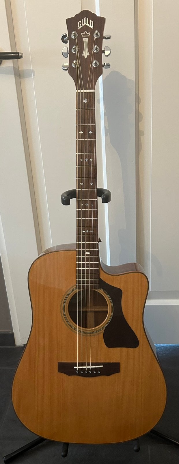 Guild GAD40CE Dreadnought + originele Tweed koffer., Muziek en Instrumenten, Snaarinstrumenten | Gitaren | Akoestisch, Zo goed als nieuw