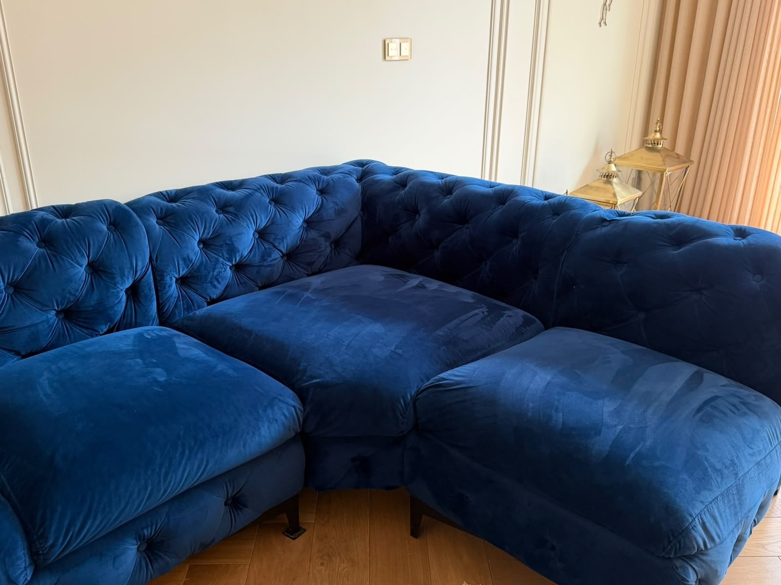 Luxe blauwe fluwelen hoekbank - Chesterfield stijl, Huis en Inrichting, Ophalen, 100 tot 125 cm, Hoekbank, 300 cm of meer