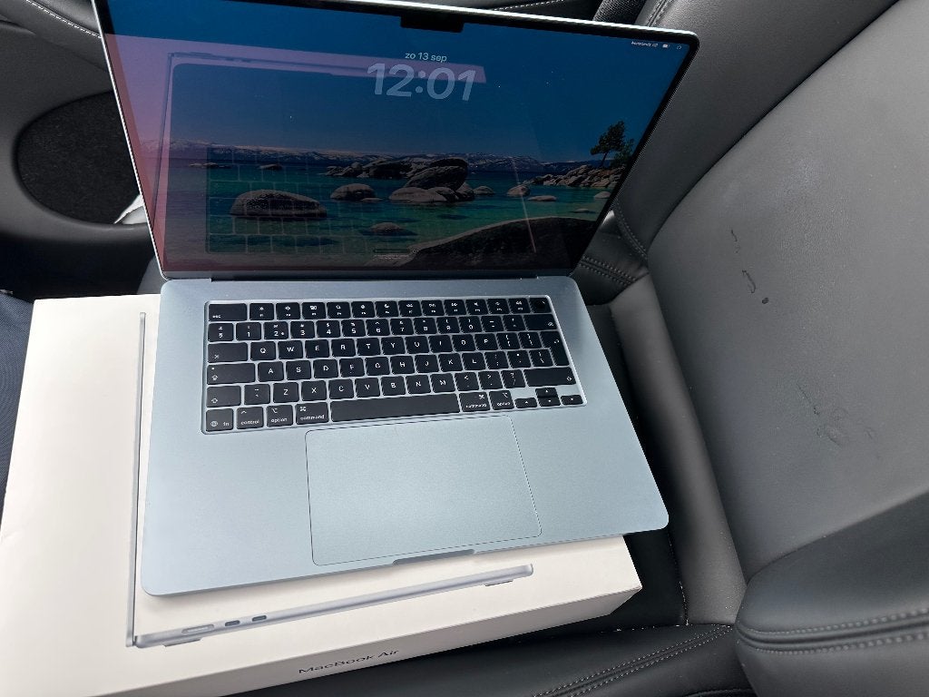 Apple MacBook Air 15" - M5 16GB - 512GB Skyblue, Computers en Software, 512 GB, Ophalen of Verzenden, Zo goed als nieuw, MacBook Air
