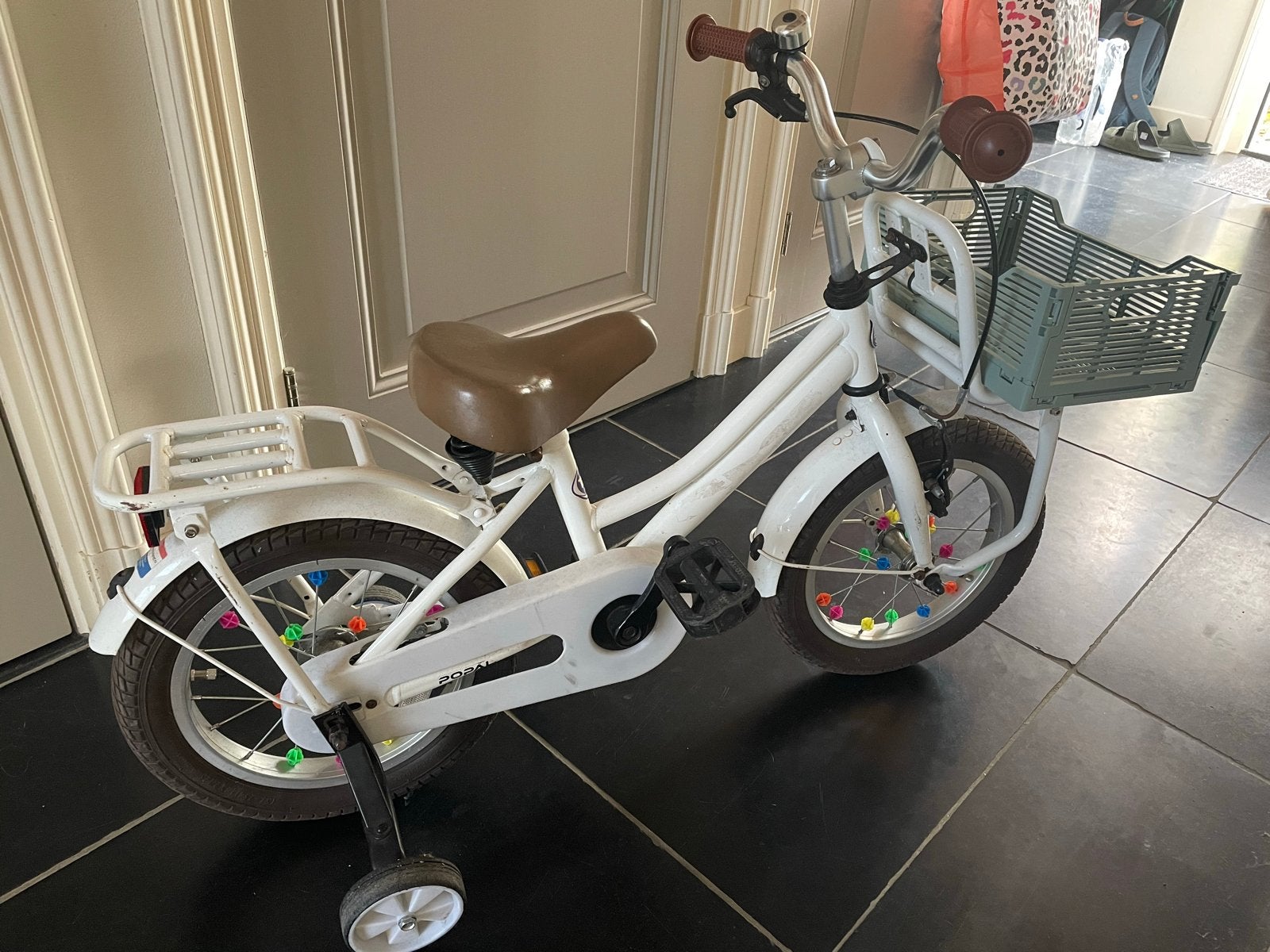 Kinderfiets 14 inch met zijwieltjes en mandje, Zijwieltjes, Gebruikt, Velgrem, Ophalen of Verzenden