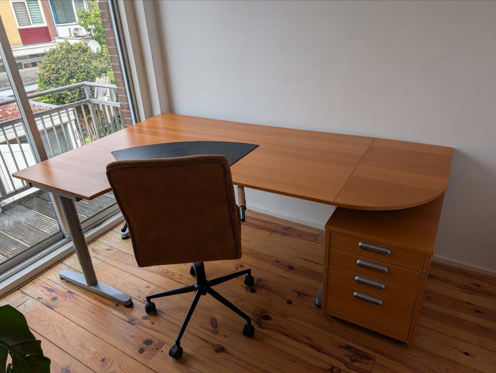 IKEA bureau met ladenblok - Verstelbaar en praktisch, Ophalen, Overige typen, Gebruikt, Bruin