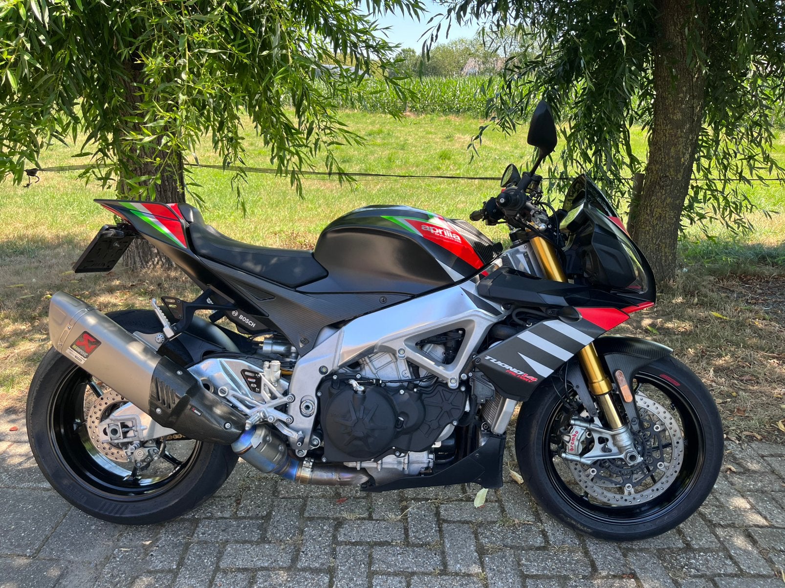 Aprilia Tuono V4 1100 Factory (2020) 17.060 km – Akrapovič!, Traction Control, Occasion, 4 cilinders, Motorrijbewijs A