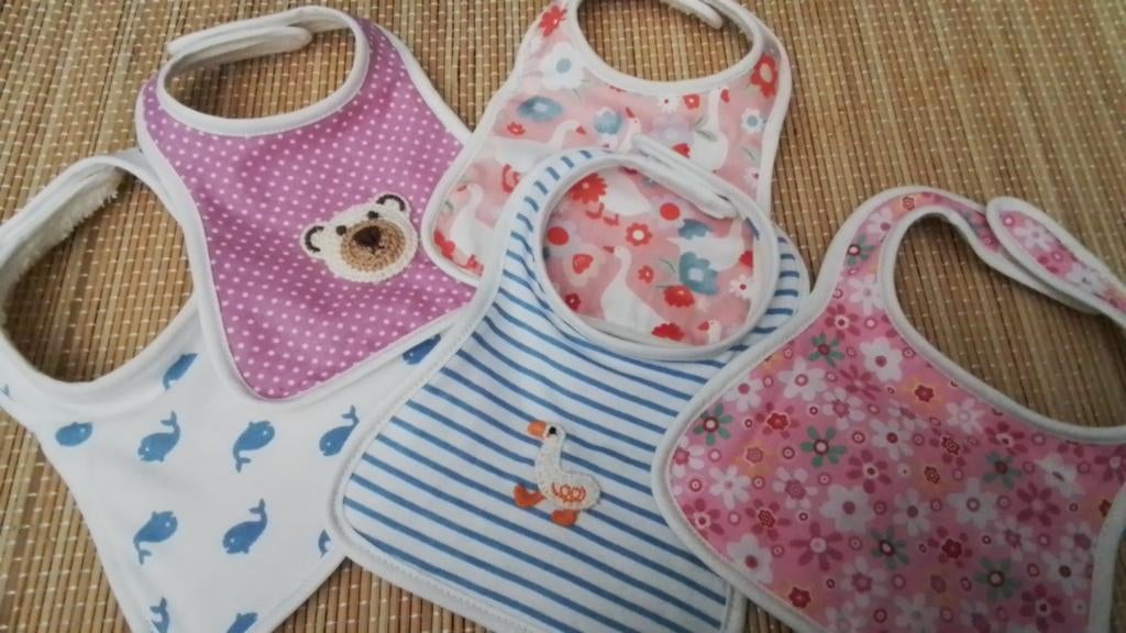 Poppenkleertjes      WASBARE  dubbelzijdige  POPPENSLAB, Ophalen of Verzenden, Nieuw, Babypop