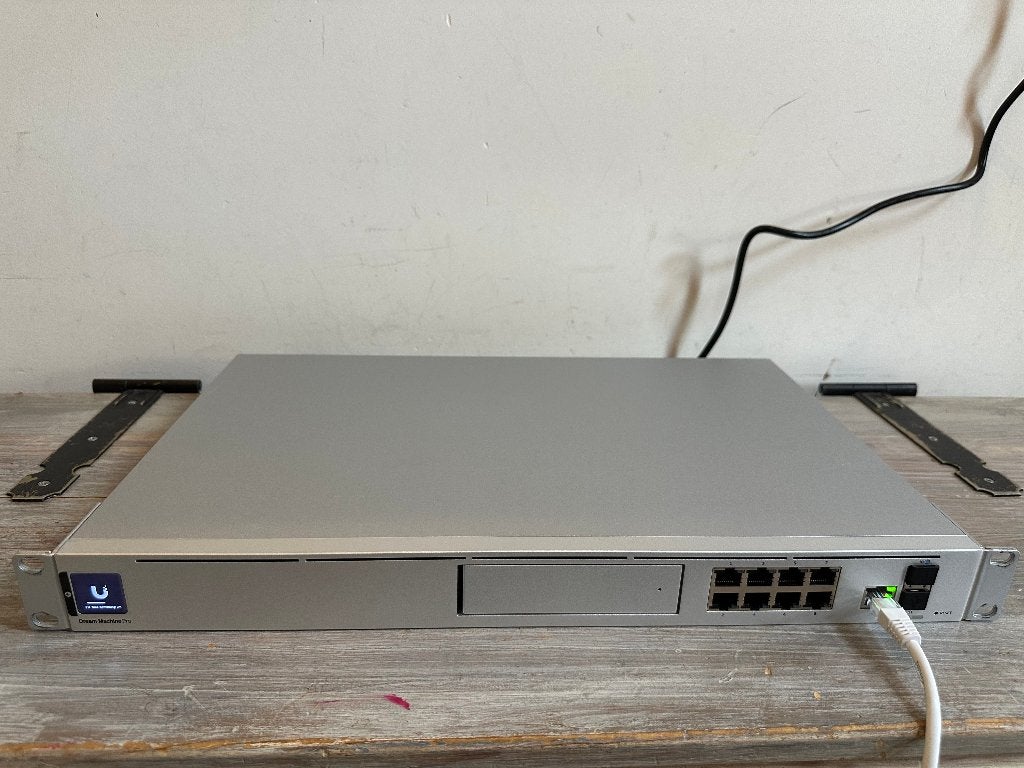 Ubiquiti Unifi Dream Machine Pro / UDM Pro, Computers en Software, Ophalen of Verzenden, Zo goed als nieuw