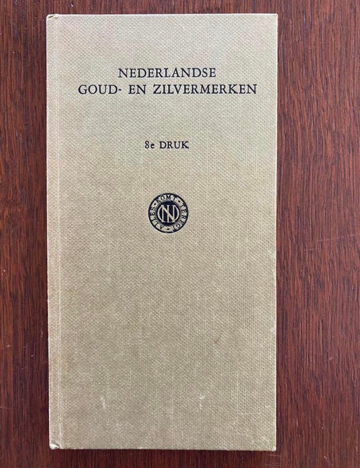 Verzamelen boek Nederlandse goud en zilvermerken, Ophalen of Verzenden