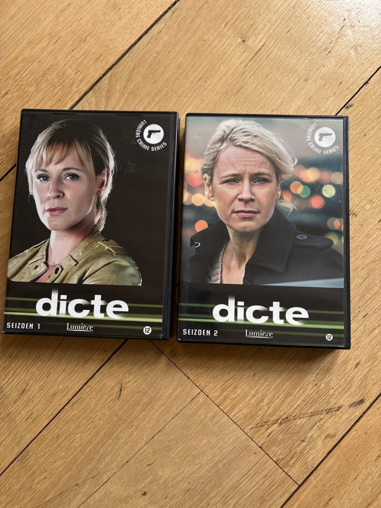 Dicte Seizoen 1 & 2 DVD Boxset - Lumière Crime Series, Gebruikt, Boxset, Ophalen of Verzenden, Vanaf 12 jaar