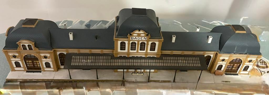 H0 Station Baden - Gedetailleerd Modelspoor Gebouw, Overige merken, Gebruikt, Gelijkstroom of Wisselstroom, Brug, Tunnel of Gebouw