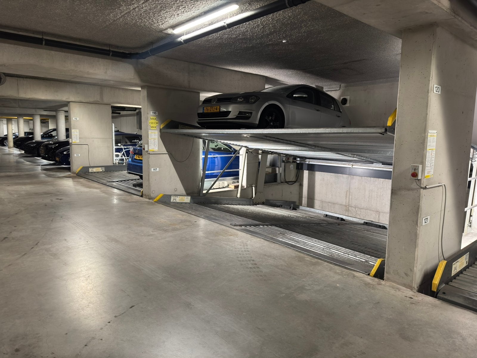Parkeerplaats te huur Amsterdam Centrum vlak bij Waterlo-pln, Ophalen of Verzenden