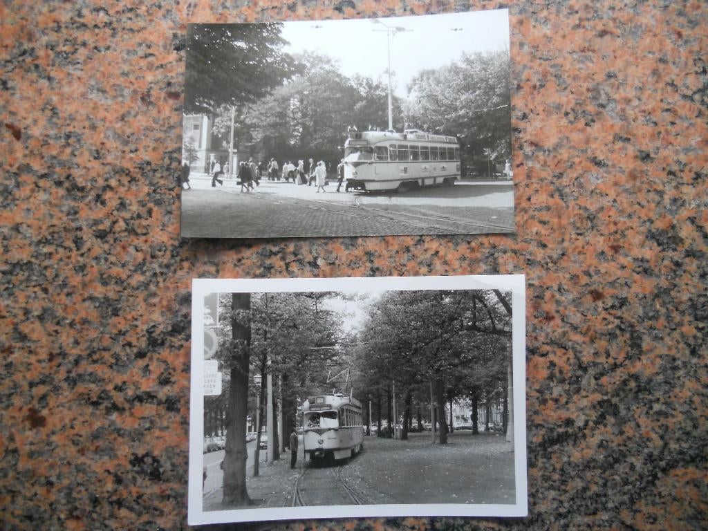 Twee foto's van PCC trams van de HTM, Ophalen of Verzenden, 1960 tot 1980, Ongelopen, Zuid-Holland