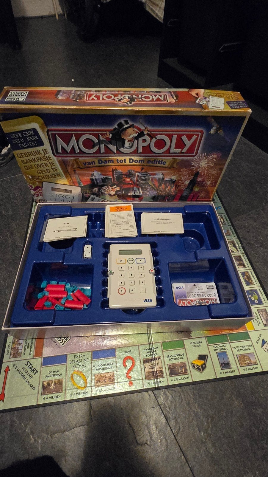Monopoly Van Dam tot Dom editie - Compleet, Hobby en Vrije tijd, Gezelschapsspellen | Bordspellen, Vijf spelers of meer, Ophalen of Verzenden