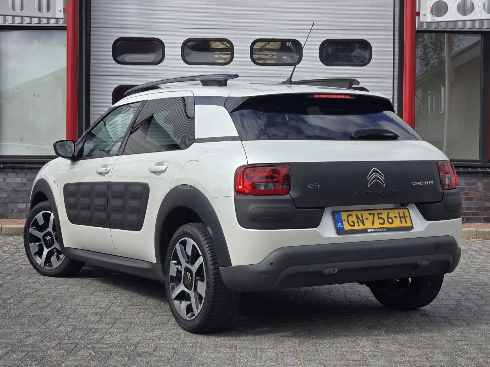 Citroen C4 Cactus 1.2 PureTech Shine Navi/Clima/Camera/LMV, Auto's, Citroën, Voorwielaandrijving, Stof, 1199 cc, 995 kg