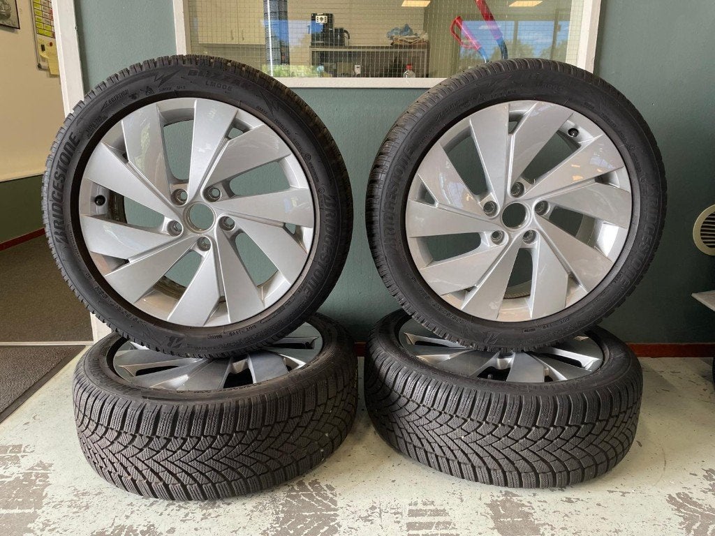 KOOPJE!! VW Golf Belmont winterset 17 Inch Origineel, Ophalen, Gebruikt, Banden en Velgen, 17 inch