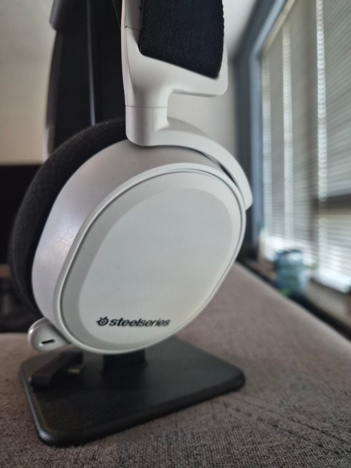 SteelSeries Arctis 7P+ Wireless Gaming Headset Wit
