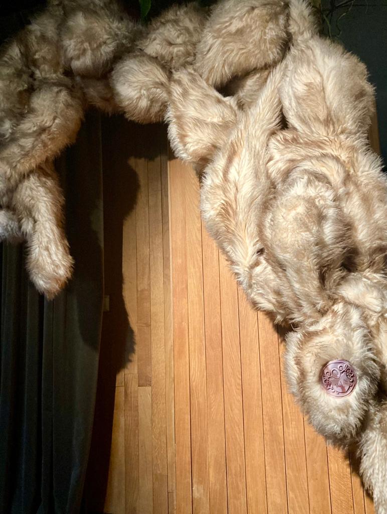 Ilja Visser haute couture object faux fur XXL stola, Ophalen of Verzenden