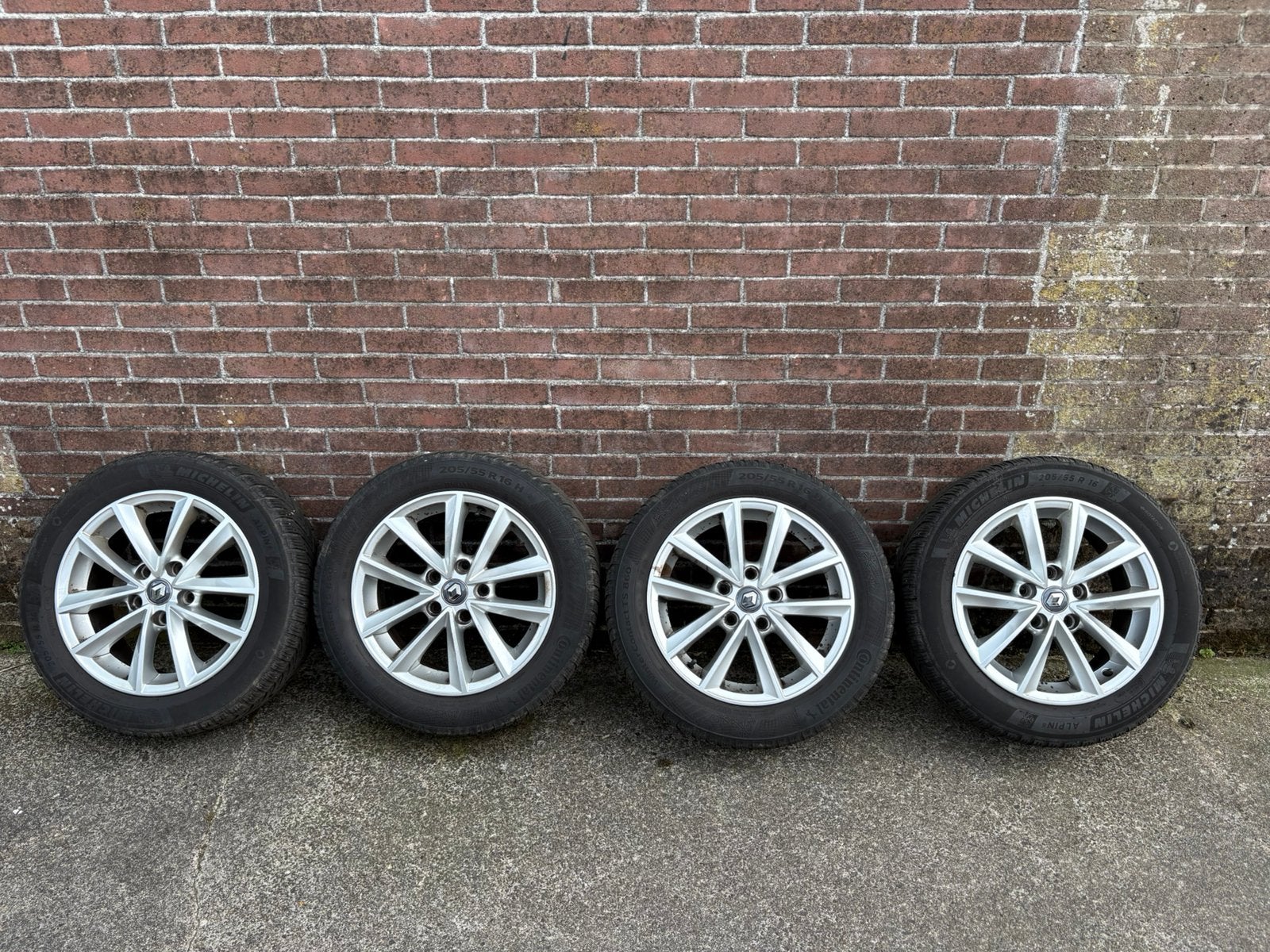 Set Winterbanden met Originele Renault velgen - Megane, Ophalen