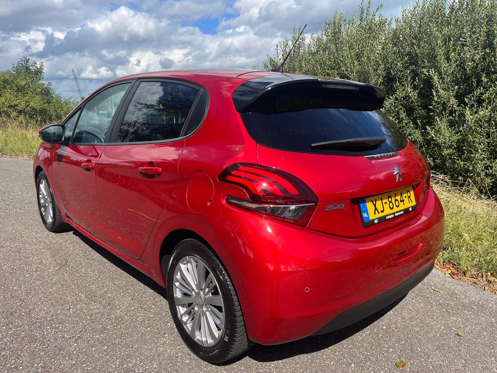 Peugeot 208 1.2 | Airco | Cruise | Navi | Bluetooth | Distri, Auto's, 83 pk, Euro 6, Origineel Nederlands, Bedrijf