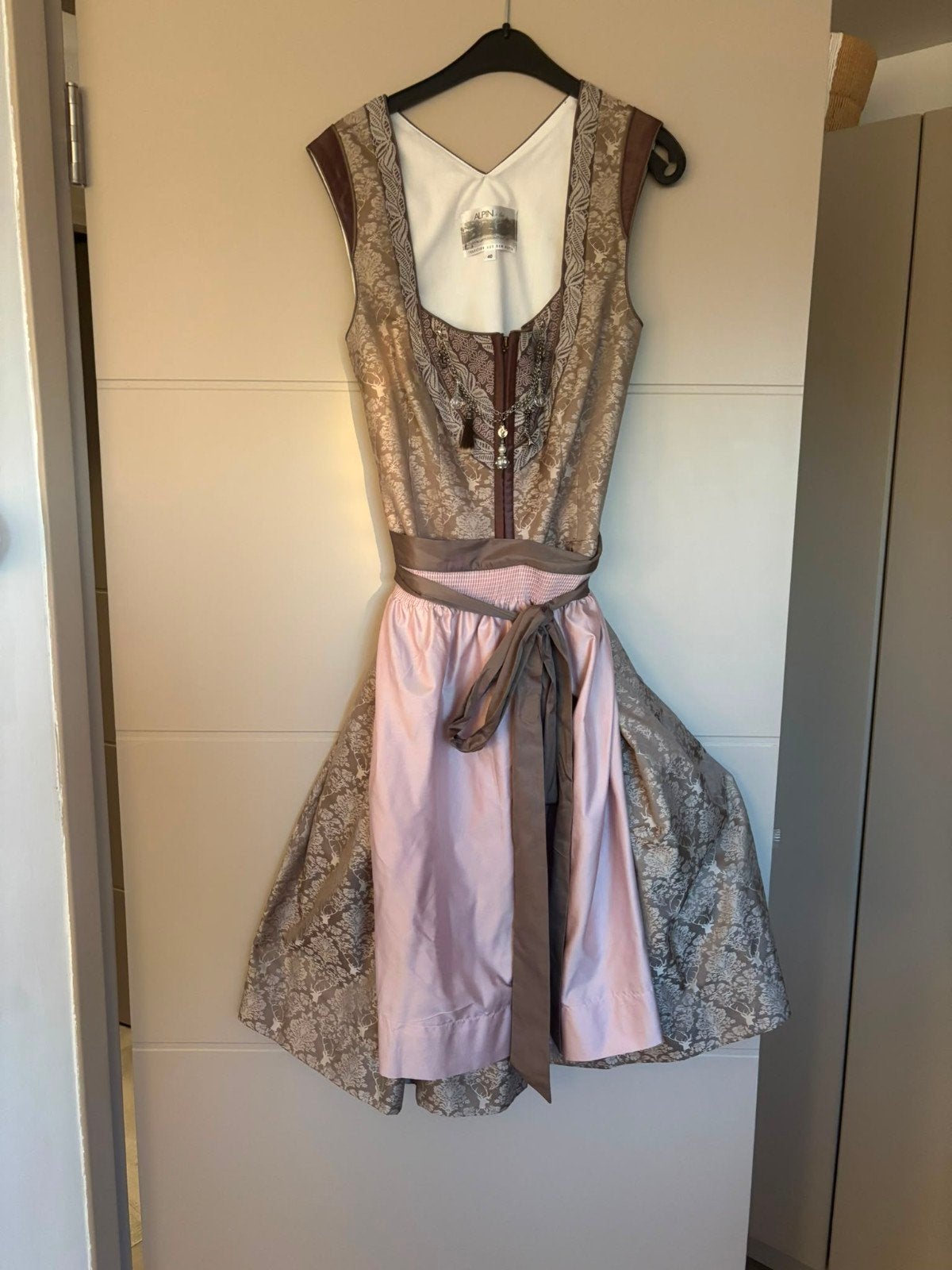 Dirndl Alpin maat 40, Ophalen of Verzenden, Zo goed als nieuw, Blauw, Boven de knie