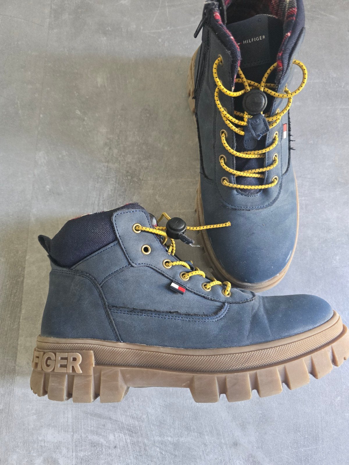 Te koop Tommy Hilfiger
laatste dag: tot -30% op je favoriete, Ophalen, Jongen, Laarzen, Tommy Hilfiger