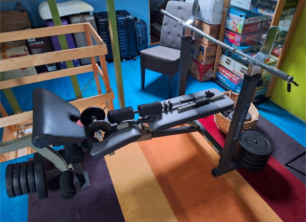 Fitnessbank met halters, Ophalen, Kunststof, Gebruikt, Krachtstation