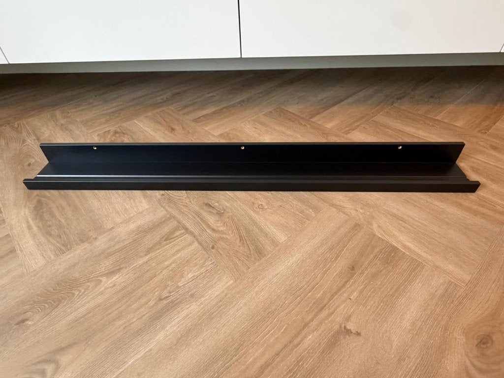 Als nieuw! Ikea Mosslanda plank / schilderijenplank, zwart, Ophalen, Zo goed als nieuw