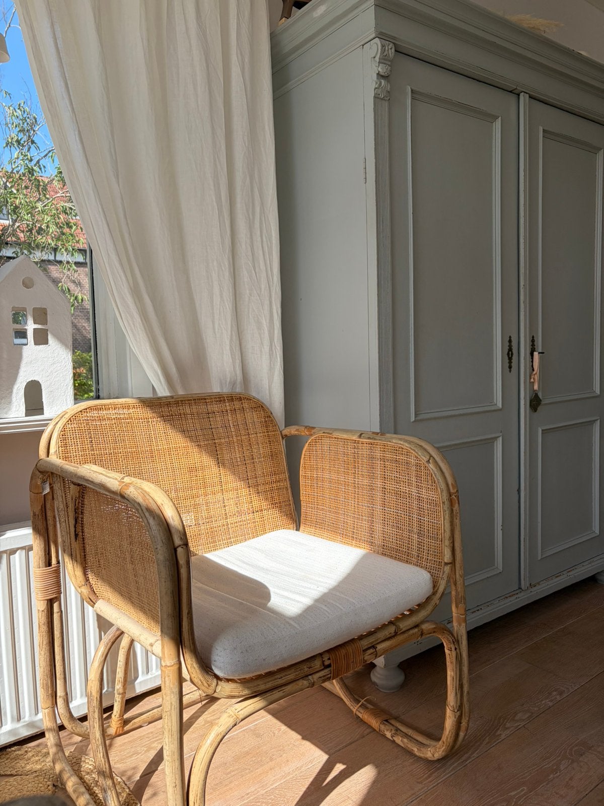 Rotan stoel, Huis en Inrichting, Stoelen, Ophalen, Zo goed als nieuw, Bruin, Eén
