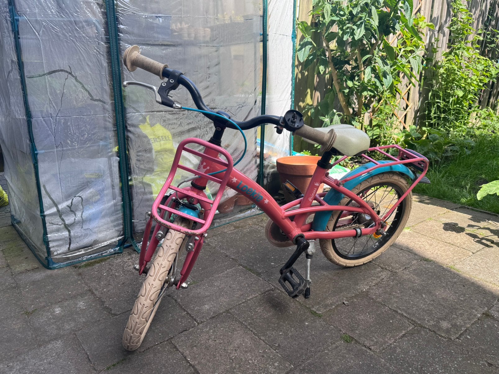 16 inch Loekie fiets, Ophalen, Zo goed als nieuw, 20 inch of meer, Zijwieltjes