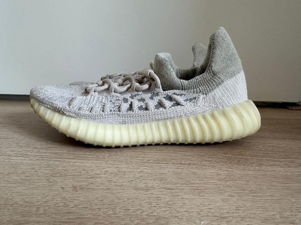 YEEZY Boost 350 V2 CMPCT "Slate Bone" maat 40, Kleding | Heren, Schoenen, Wit, Ophalen of Verzenden, Yeezy, Sneakers of Gympen