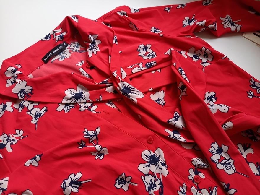 Studio Anneloes rode blouse met witte bloemen, maat S 34-36, Studio Anneloes, Verzenden, Zo goed als nieuw, Maat 36 (S)
