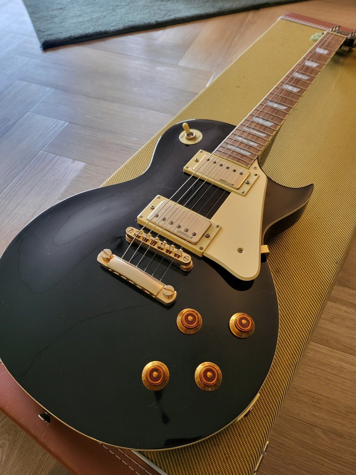 Vintage V100 LP-style + tweed koffer, Ophalen of Verzenden, Gebruikt, Solid body, Overige merken