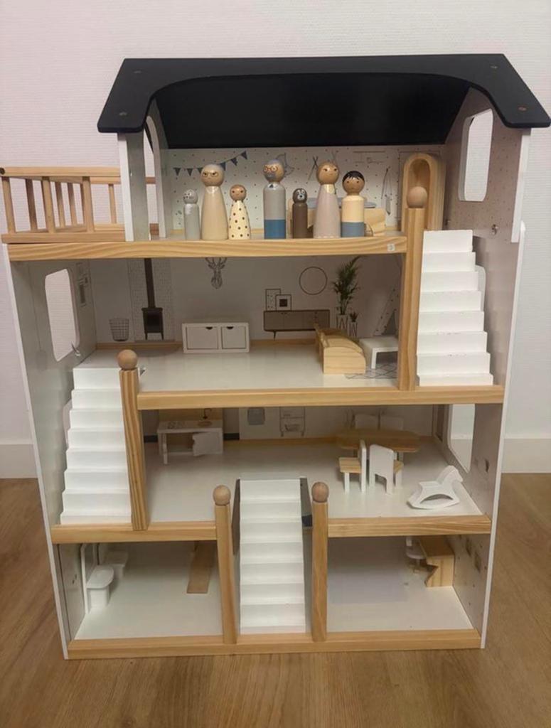 Groot Petit Amélie poppenhuis met meubels en poppen, Kinderen en Baby's, Speelgoed | Poppenhuizen, Ophalen, Zo goed als nieuw